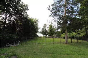 59 Dyke Rd, East Setauket, NY 11733 - Photo 2