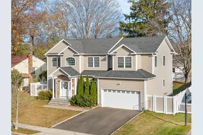 22 Preston Lane, Syosset, NY 11791 - Photo 2