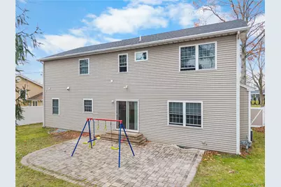 22 Preston Lane, Syosset, NY 11791 - Photo 32