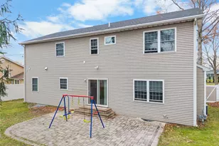 22 Preston Ln, Syosset, NY 11791 - Photo 32