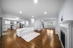 22 Preston Ln, Syosset, NY 11791 - Photo 14