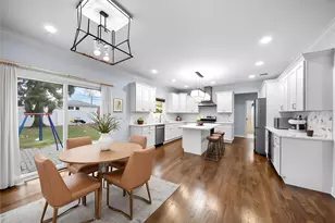 22 Preston Ln, Syosset, NY 11791 - Photo 10