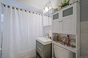 38 Farm Ln, Levittown, NY 11756 - Photo 22