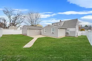 38 Farm Ln, Levittown, NY 11756 - Photo 32