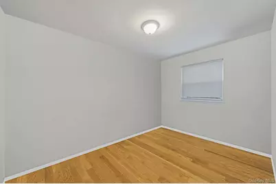 38 Farm Lane, Levittown, NY 11756 - Photo 22