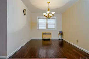 8 Lucille Dr, Syosset, NY 11791 - Photo 16