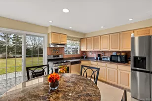 6 Sunny Ln, Bay Shore, NY 11706 - Photo 6