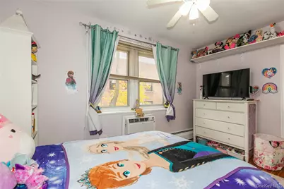 45 Hillpark Avenue #2L, Great Neck, NY 11021 - Photo 20