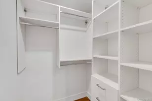 1431 Old Northern Blvd, Roslyn, NY 11576 - Photo 18