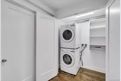 1431 Old Northern Boulevard #4, Roslyn, NY 11576 - Photo 14