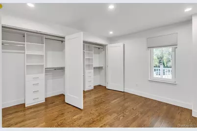 1431 Old Northern Boulevard #3, Roslyn, NY 11576 - Photo 14