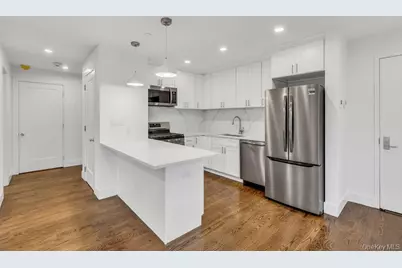 1431 Old Northern Boulevard #3, Roslyn, NY 11576 - Photo 8