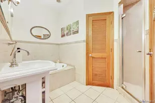 17 Oxford St, Malverne, NY 11565 - Photo 16
