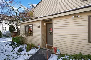 36 Sycamore Ct, Highland Mills, NY 10930 - Photo 2