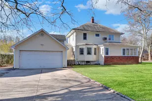 31 Hiawatha Dr, Brightwaters, NY 11718 - Photo 6