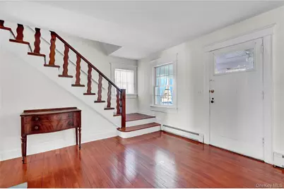 31 Hiawatha Drive, Brightwaters, NY 11718 - Photo 10