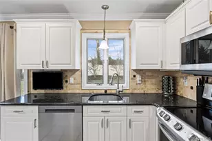 42 Tulip Grove Dr, Lake Grove, NY 11755 - Photo 16