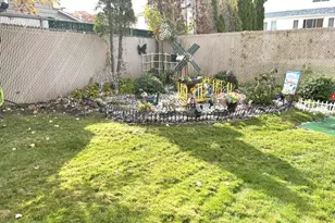 35 Nutwood Ct, New York, NY 10308 - Photo 32