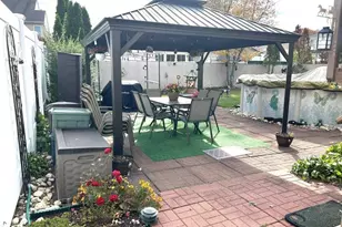 35 Nutwood Ct, New York, NY 10308 - Photo 40