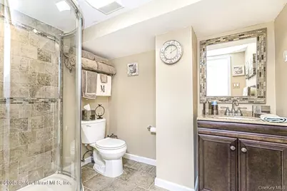 35 Nutwood Court, New York, NY 10308 - Photo 28