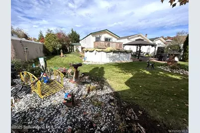 35 Nutwood Court, New York, NY 10308 - Photo 34