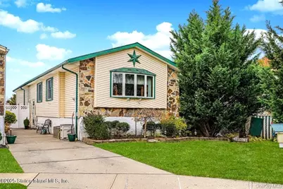 35 Nutwood Court, New York, NY 10308 - Photo 1