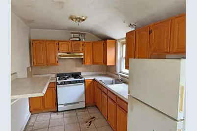 4077 Seton Avenue, Bronx, NY 10466 - Photo 4