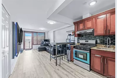 30-63 31st Street #605, Astoria, NY 11102 - Photo 4