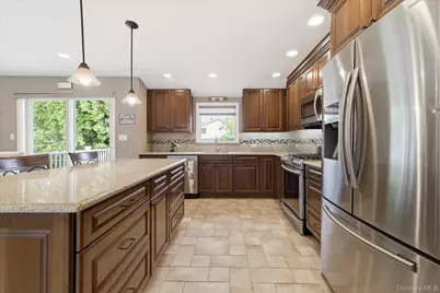 40 Cambridge Road, East Rockaway, NY 11518 - Photo 4