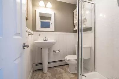 40 Cambridge Road, East Rockaway, NY 11518 - Photo 16