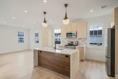 24 Skillman Street #Upper, Roslyn, NY 11576 - Photo 4