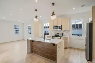 24 Skillman St, Roslyn, NY 11576 - Photo 4
