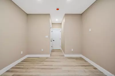 24 Skillman Street #Lower, Roslyn, NY 11576 - Photo 6