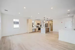 24 Skillman St, Roslyn, NY 11576 - Photo 4