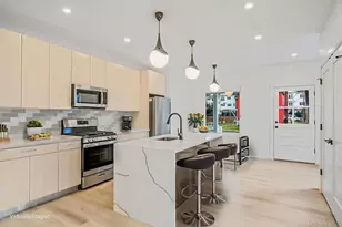 24 Skillman St, Roslyn, NY 11576 - Photo 2