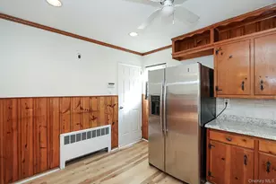 828 E Meadow Ave, East Meadow, NY 11554 - Photo 14