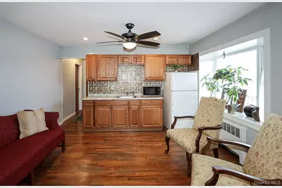 828 E. Meadow Avenue, East Meadow, NY 11554 - Photo 6