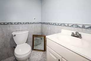 828 E Meadow Ave, East Meadow, NY 11554 - Photo 32