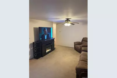 96 Jervis Avenue #96, Farmingdale, NY 11735 - Photo 6