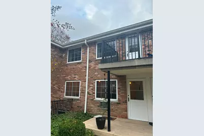 96 Jervis Avenue #96, Farmingdale, NY 11735 - Photo 2