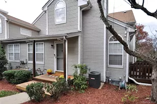 1067 Washington Green, New Windsor, NY 12553 - Photo 2