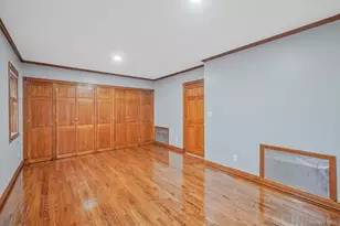 1 Holbrook St, Bay Shore, NY 11706 - Photo 8