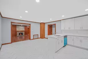 1 Holbrook St, Bay Shore, NY 11706 - Photo 6