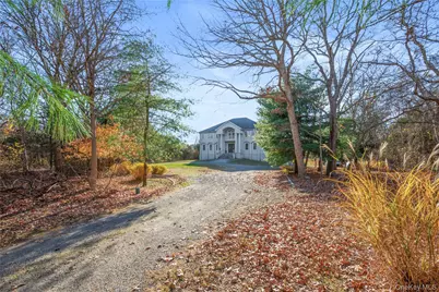 28 Old Neck Road S, Center Moriches, NY 11934 - Photo 2