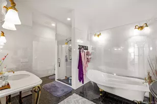 28 Old Neck Rd S, Center Moriches, NY 11934 - Photo 14