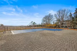 28 Old Neck Rd S, Center Moriches, NY 11934 - Photo 32