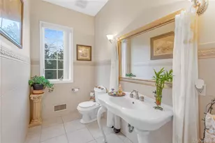 28 Old Neck Rd S, Center Moriches, NY 11934 - Photo 12