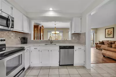 172 Ridgeview Lane, Yorktown Heights, NY 10598 - Photo 12