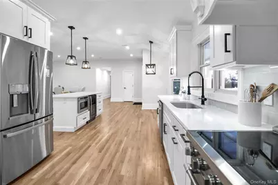 9 Susan Lane, Dix Hills, NY 11746 - Photo 12