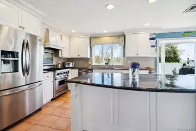 30 Consuelo Place, Oakdale, NY 11769 - Photo 4